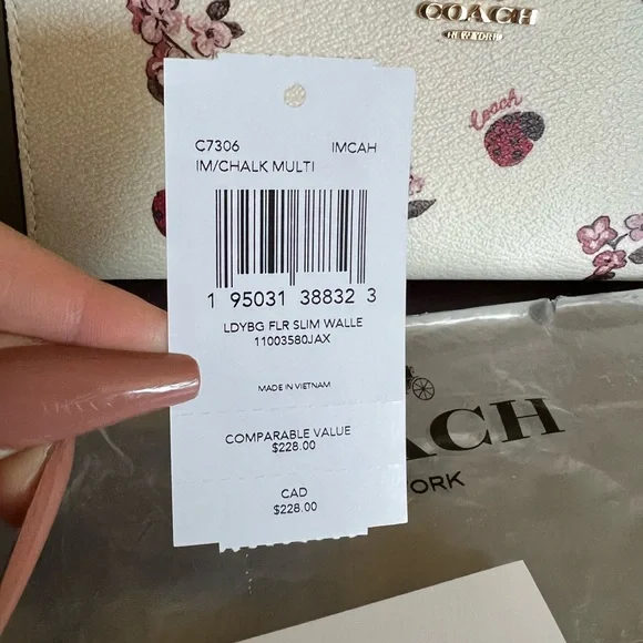 NWT Coach Ladybug and Flowers Wallet - Picture 4 of 5